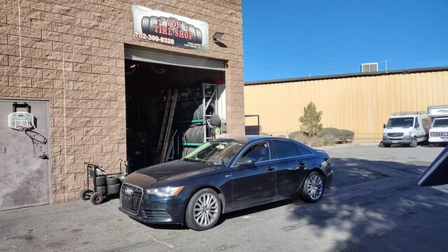 Audi Sedan Outside Tire Shop 011 — VDK Tire Shop