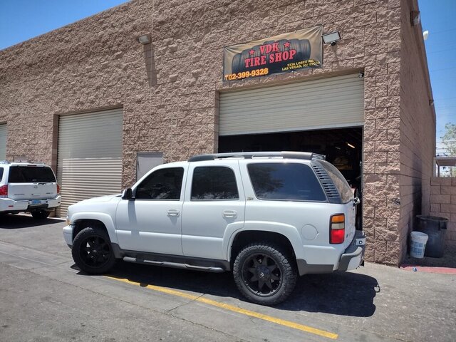 White Chevy Tahoe Tire Shop 018 — VDK Tire Shop