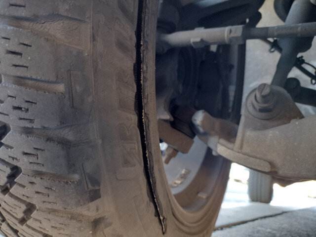 Damaged Tire Sidewall Split 023 — VDK Tire Shop