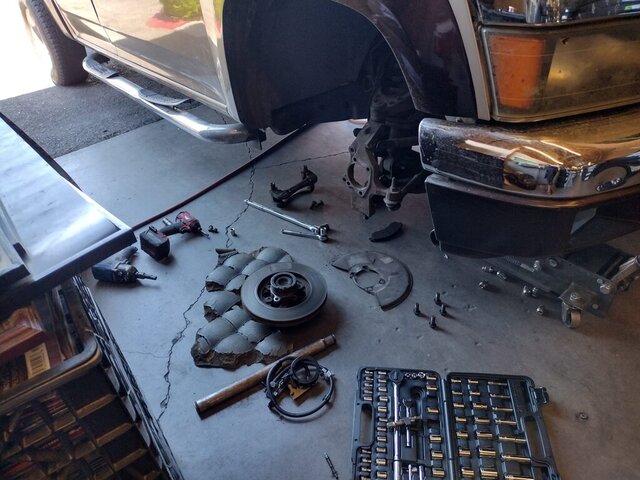 Truck Brake Repair Tools 018 — VDK Tire Shop