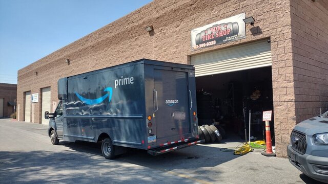 Amazon Prime Truck Tire Shop 005 — VDK Tire Shop
